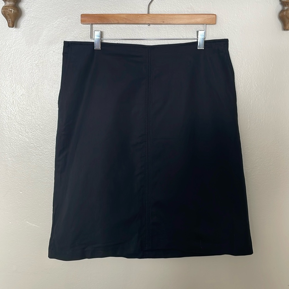 EUC Banana Republic Classic Black Skirt. 14